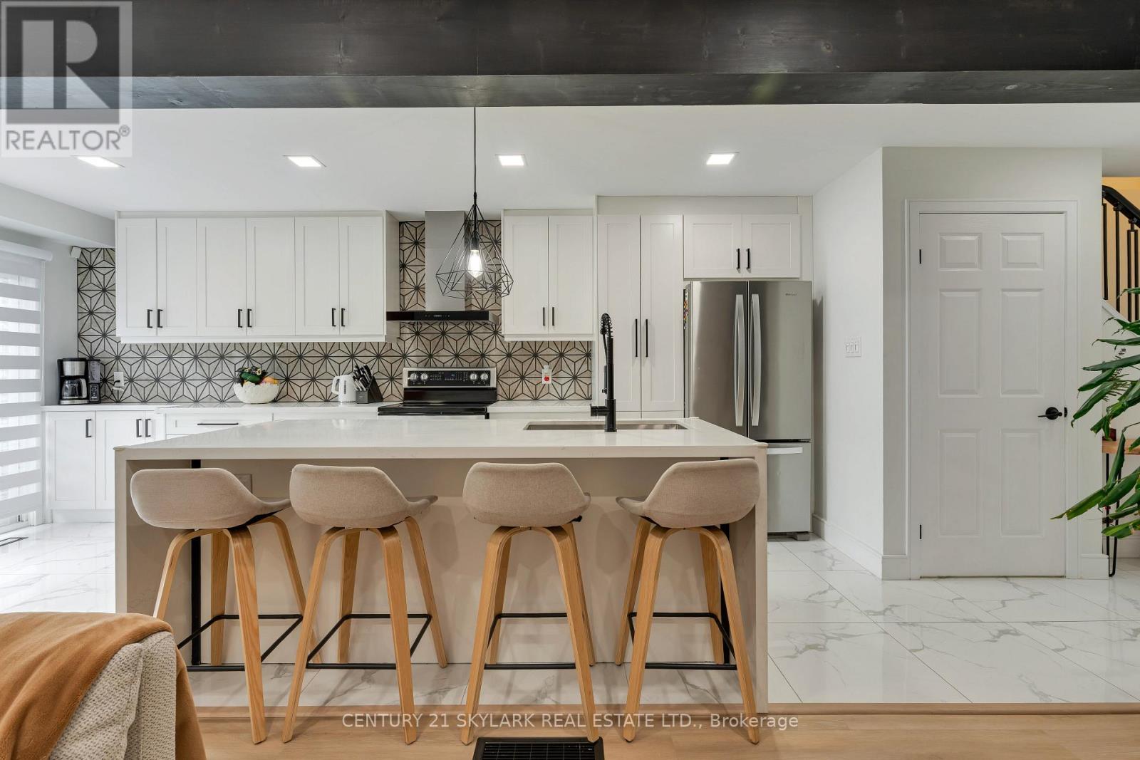 #15 1385 UPPER WENTWORTH STREET - 11
