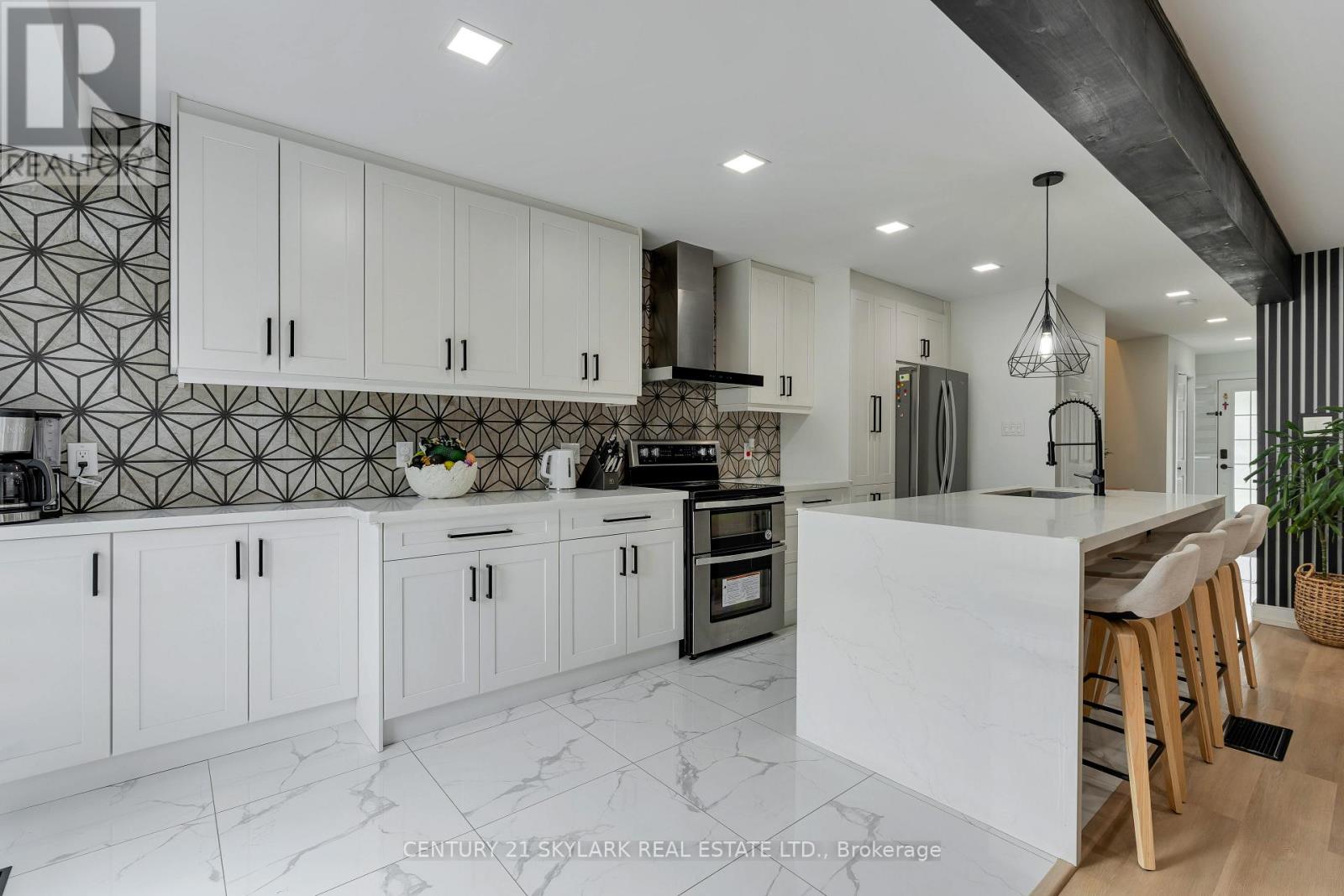 #15 1385 UPPER WENTWORTH STREET - 12