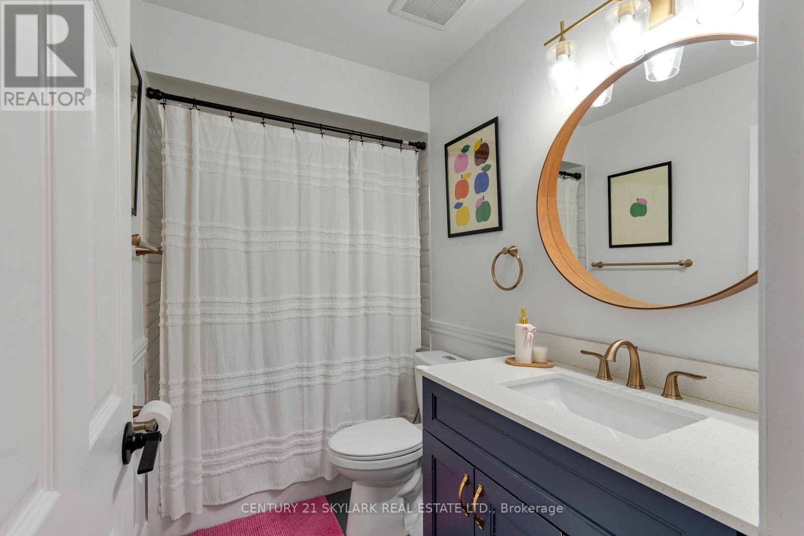 #15 1385 UPPER WENTWORTH STREET - 23