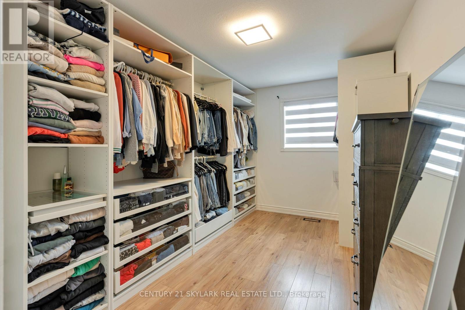 #15 1385 UPPER WENTWORTH STREET - 24