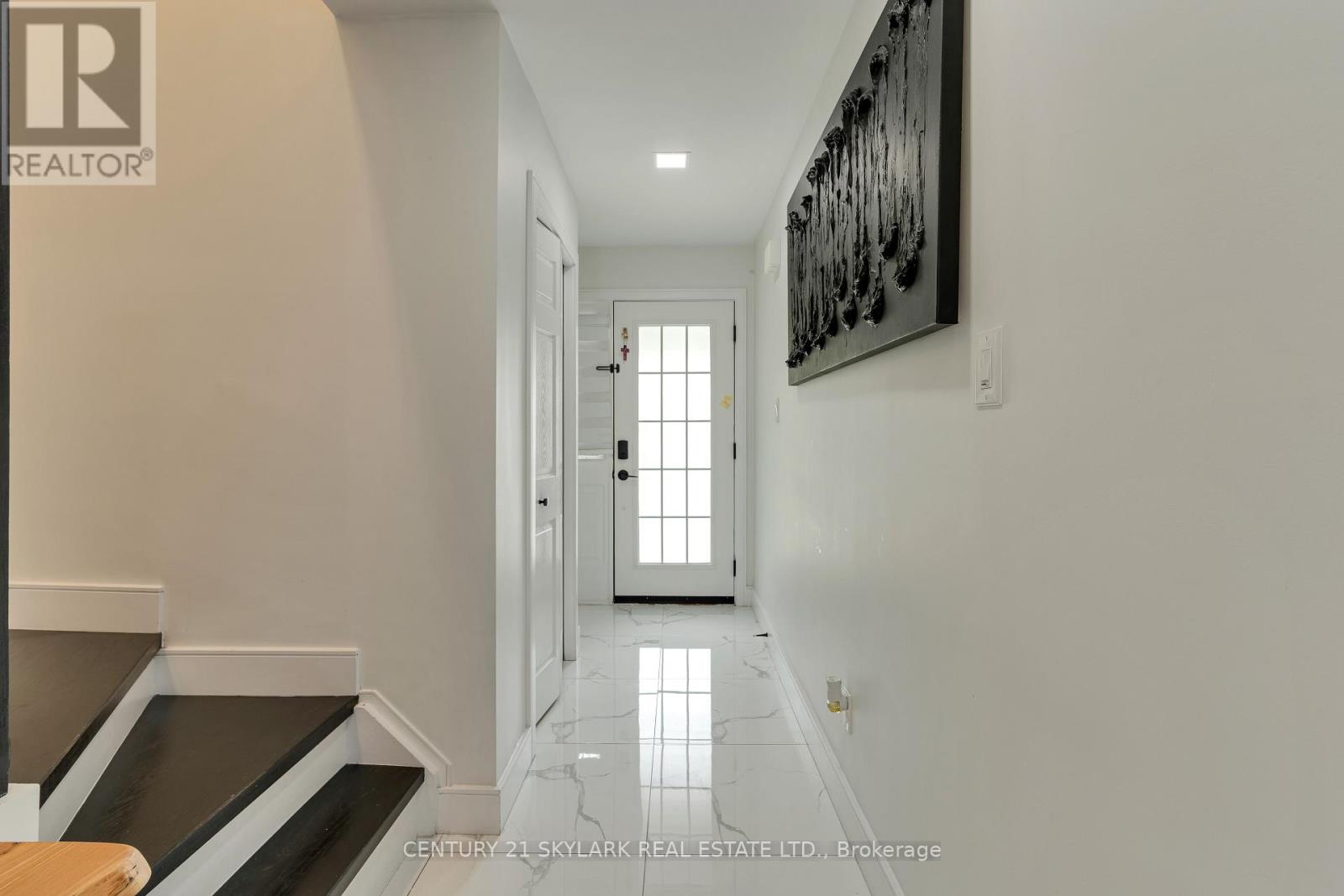 #15 1385 UPPER WENTWORTH STREET - 4