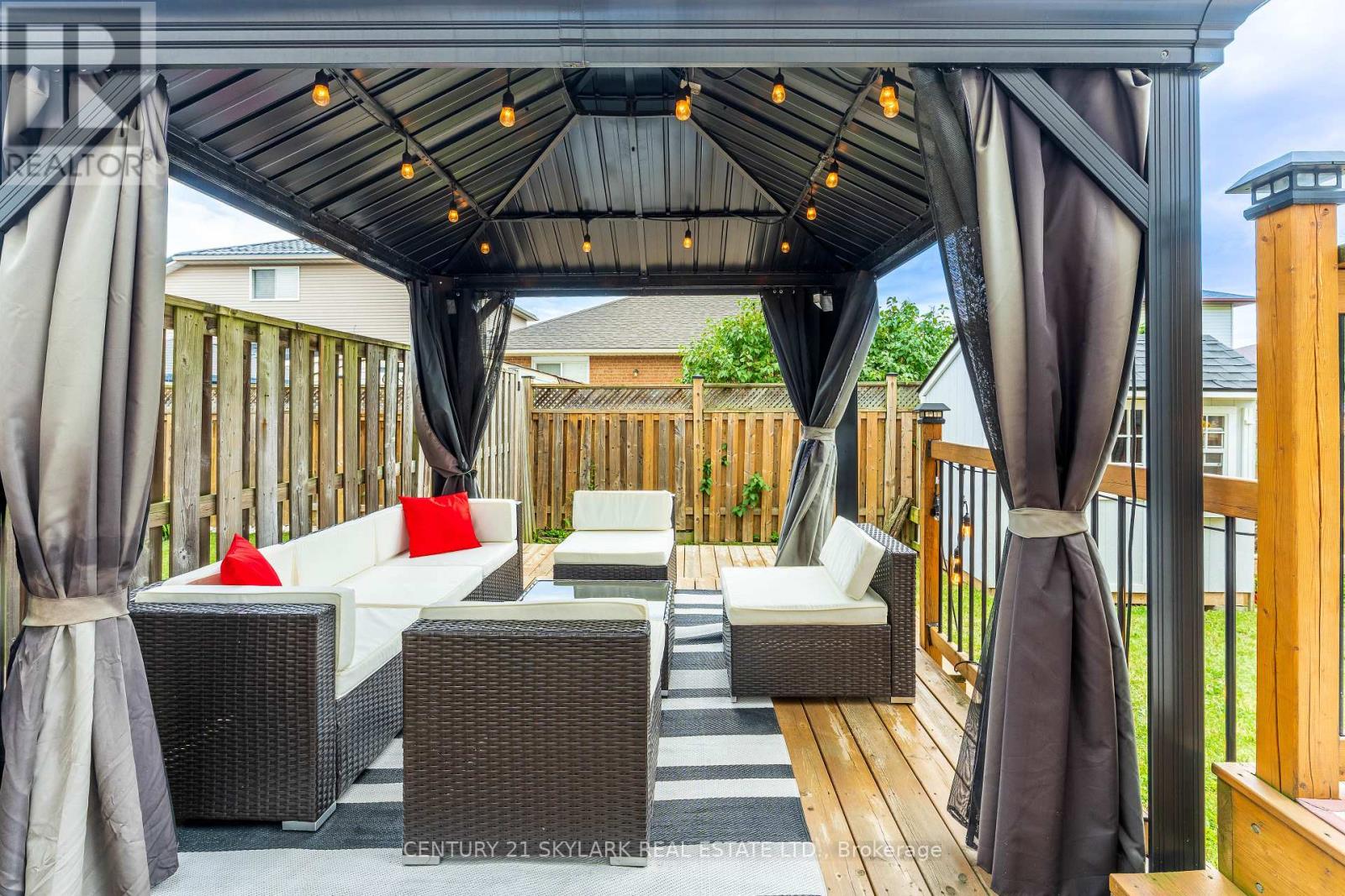 #15 1385 UPPER WENTWORTH STREET - 48