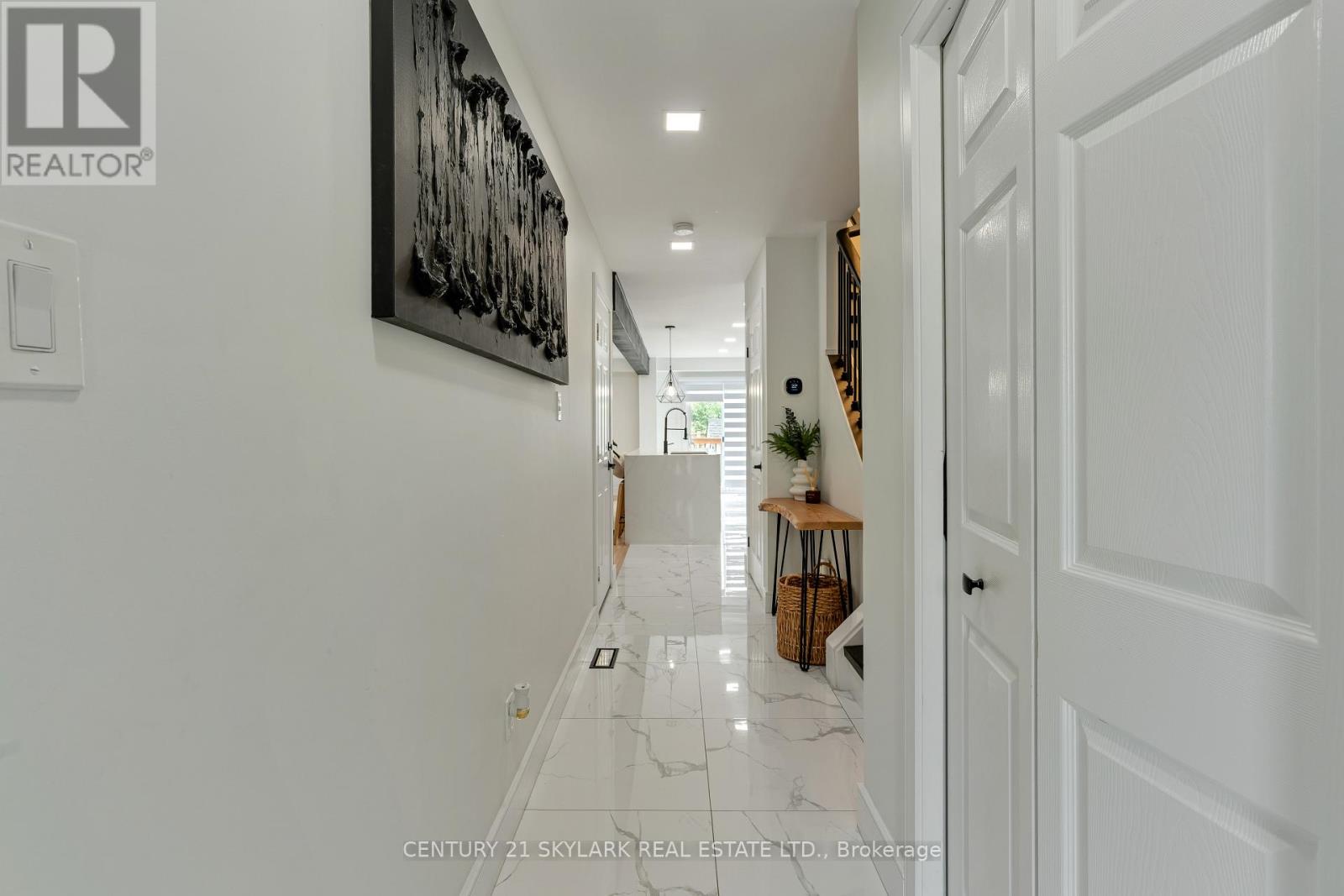 #15 1385 UPPER WENTWORTH STREET - 6