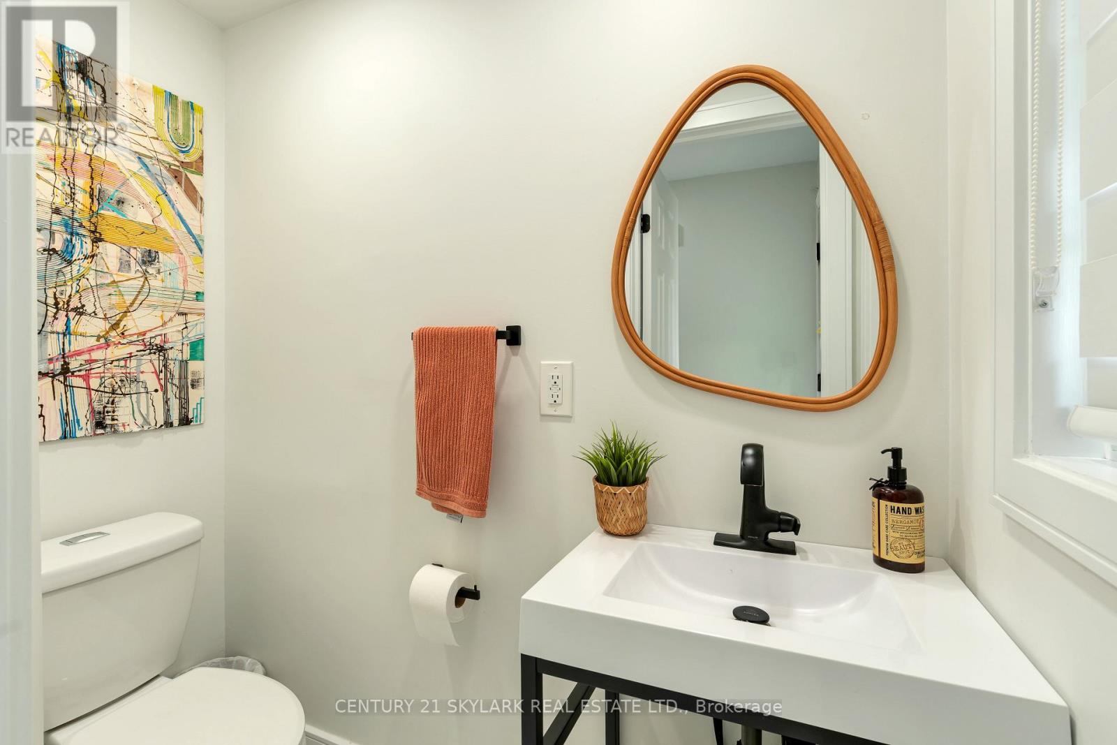 #15 1385 UPPER WENTWORTH STREET - 7