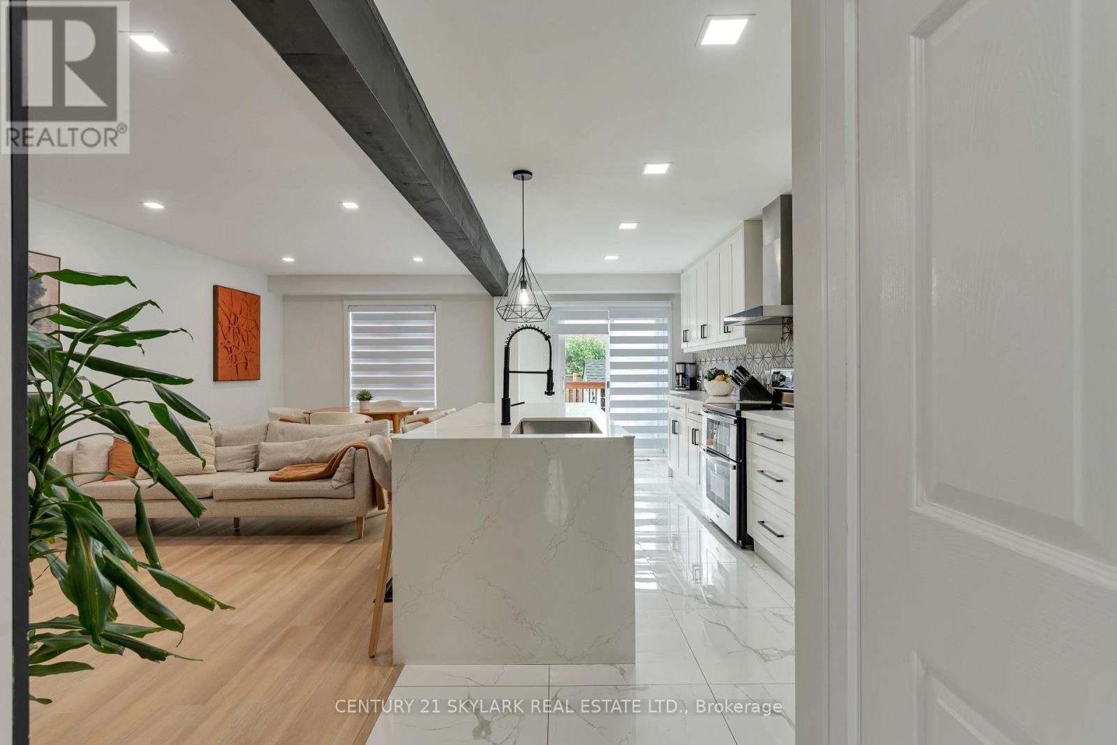 #15 1385 UPPER WENTWORTH STREET - 9