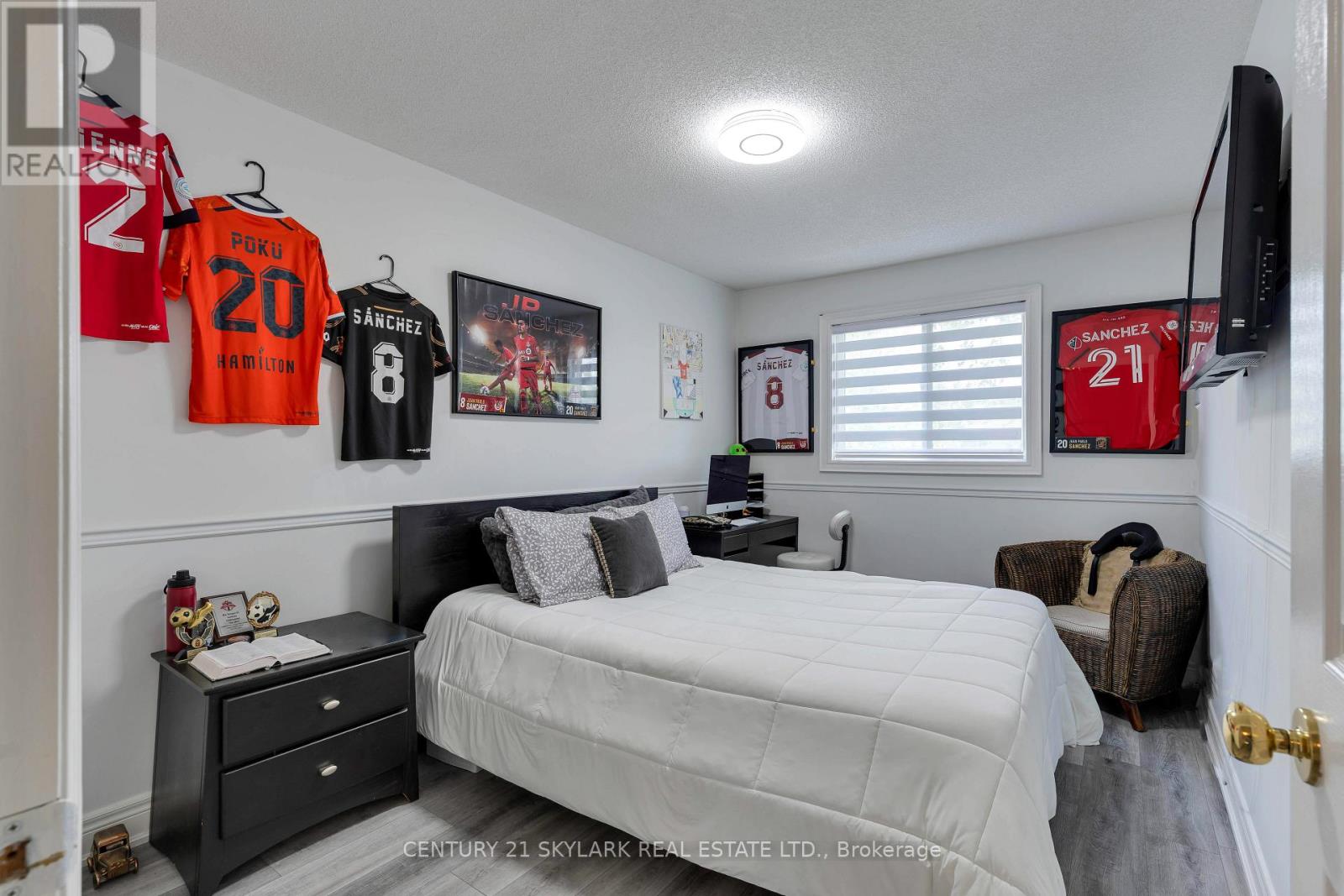 #18 10 CADHAM BOULEVARD - 21