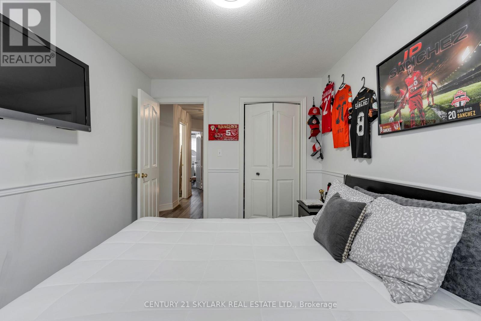 #18 10 CADHAM BOULEVARD - 22