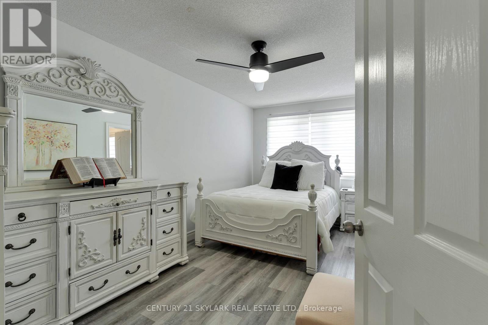 #18 10 CADHAM BOULEVARD - 25