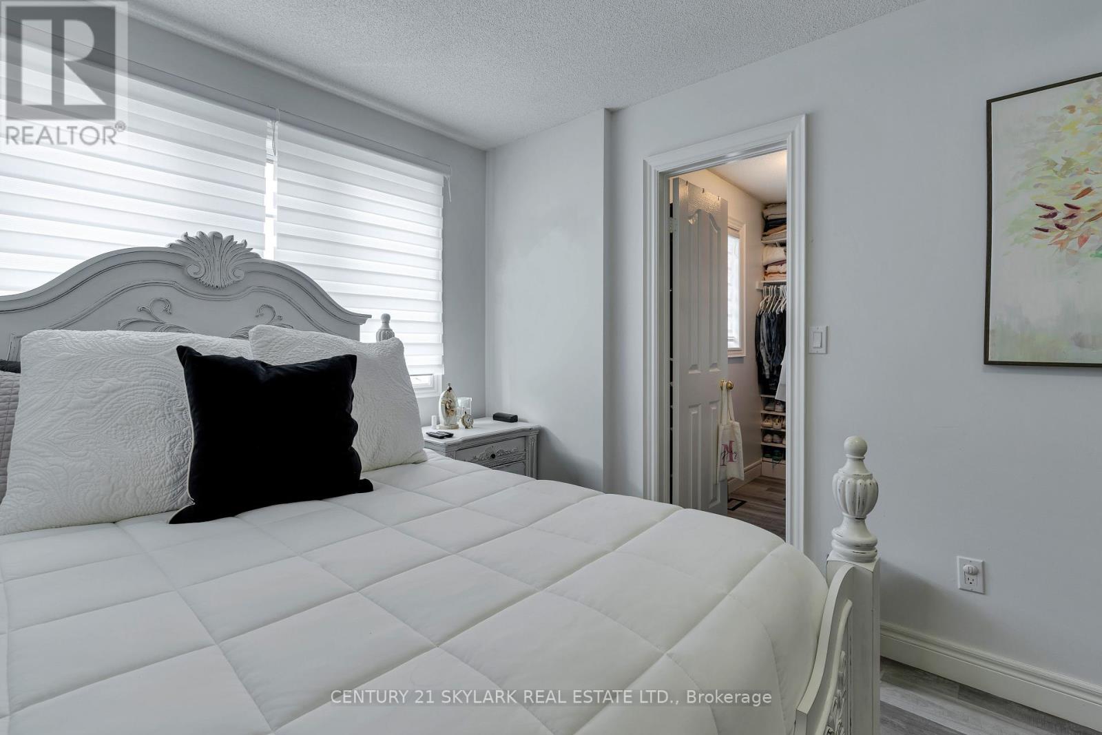 #18 10 CADHAM BOULEVARD - 28