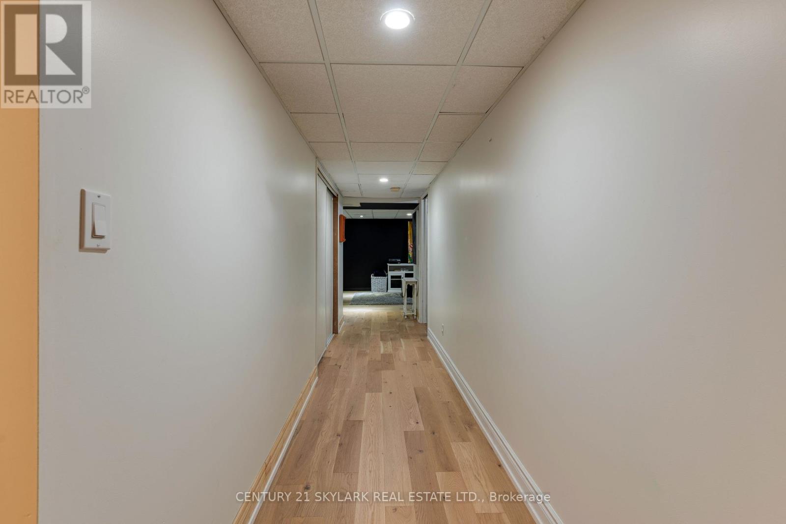 #18 10 CADHAM BOULEVARD - 30