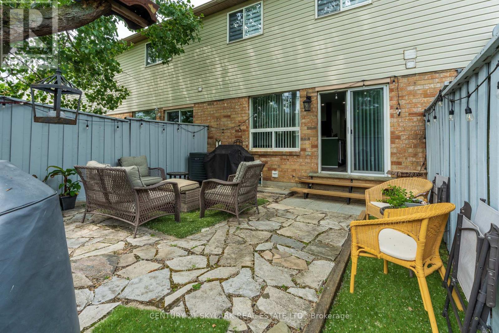 #18 10 CADHAM BOULEVARD - 39