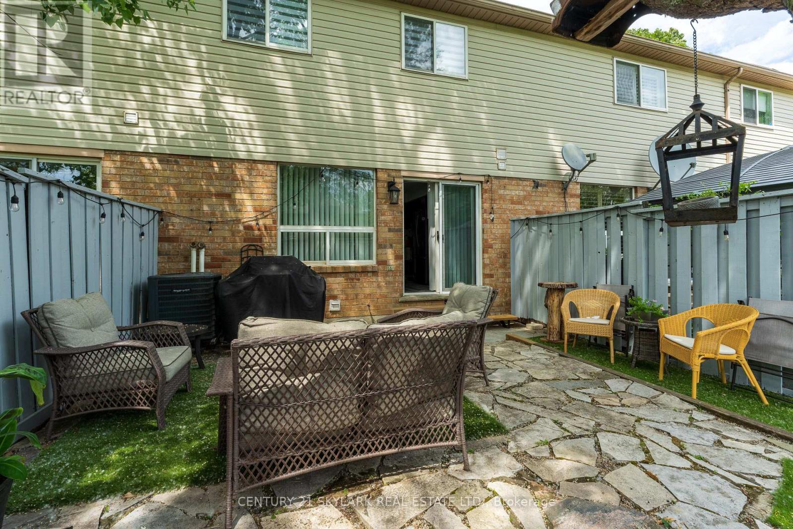 #18 10 CADHAM BOULEVARD - 41