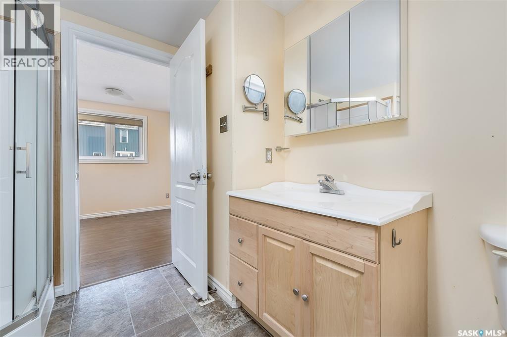 377 Fairford STREET W - 12
