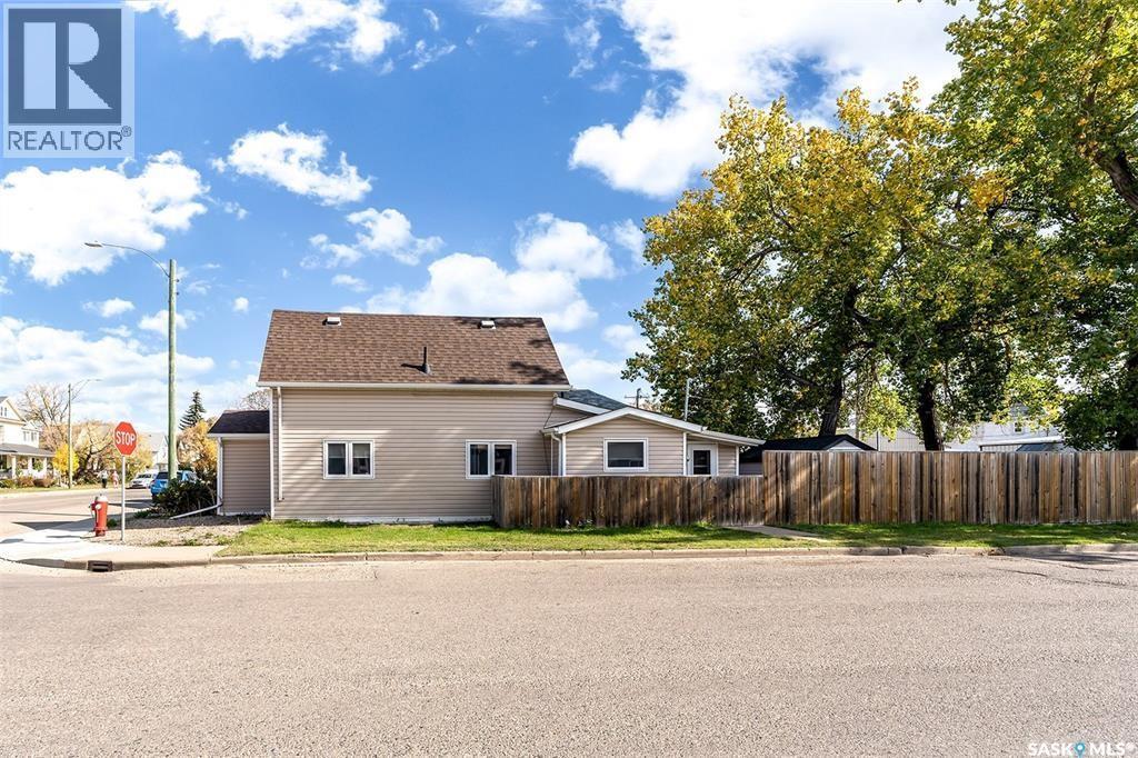 377 Fairford STREET W - 5
