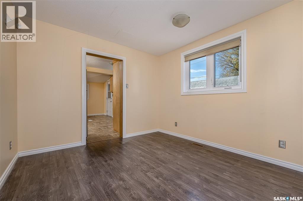 377 Fairford STREET W - 11
