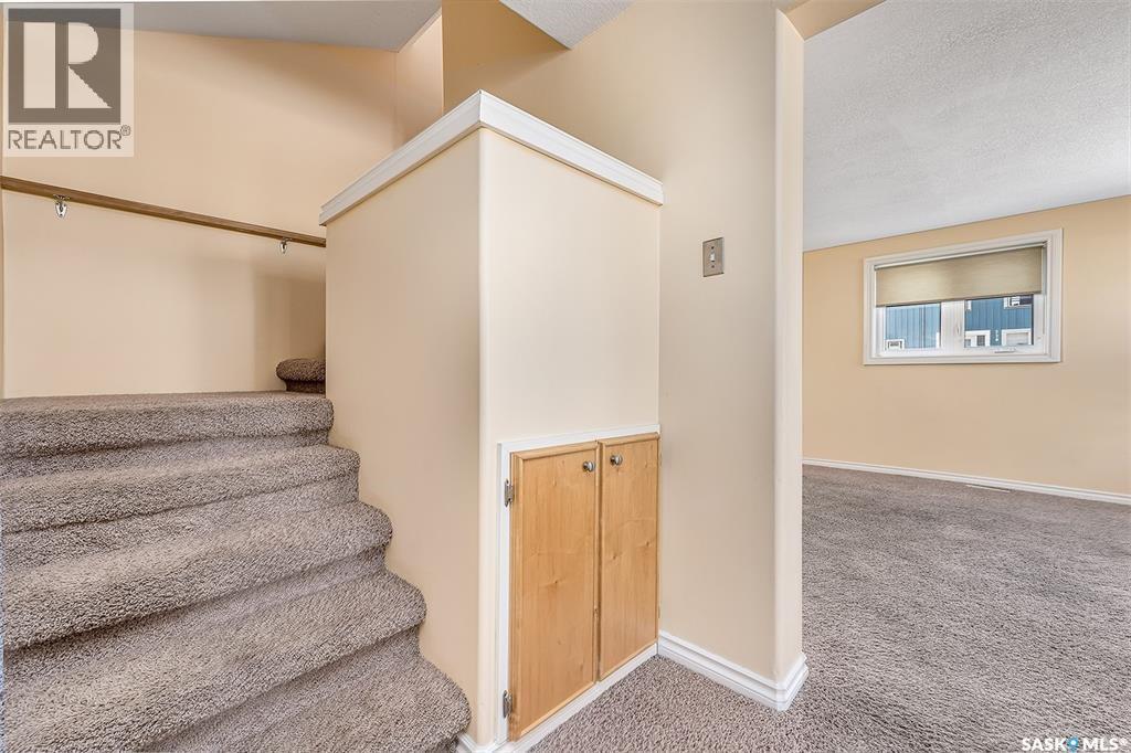 377 Fairford STREET W - 22