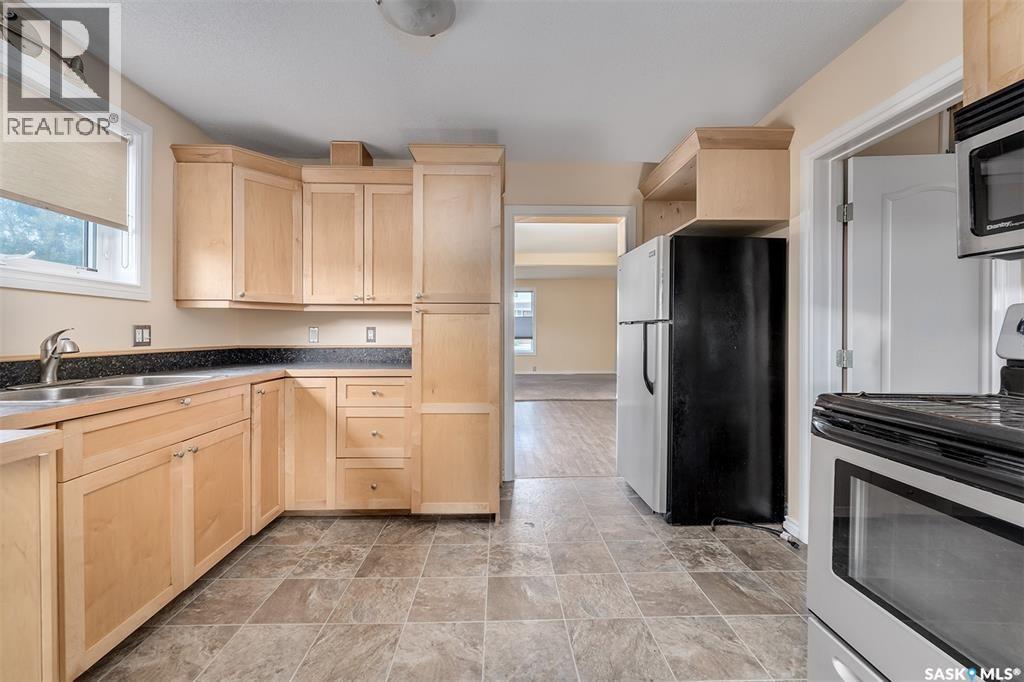 377 Fairford STREET W - 16