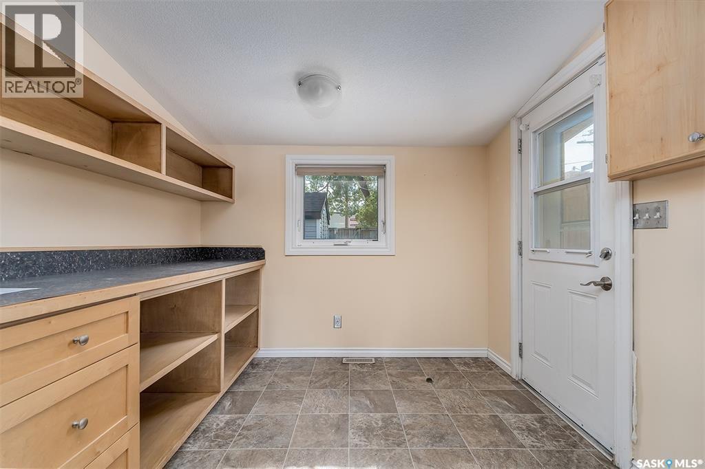 377 Fairford STREET W - 20