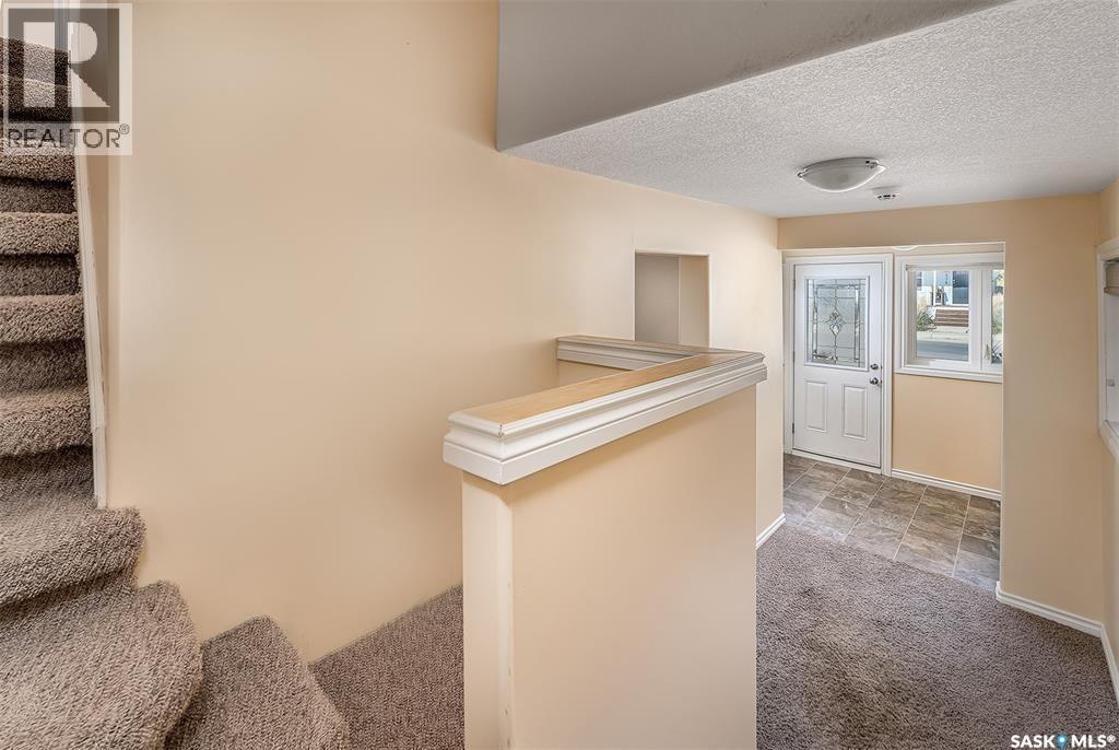 377 Fairford STREET W - 23