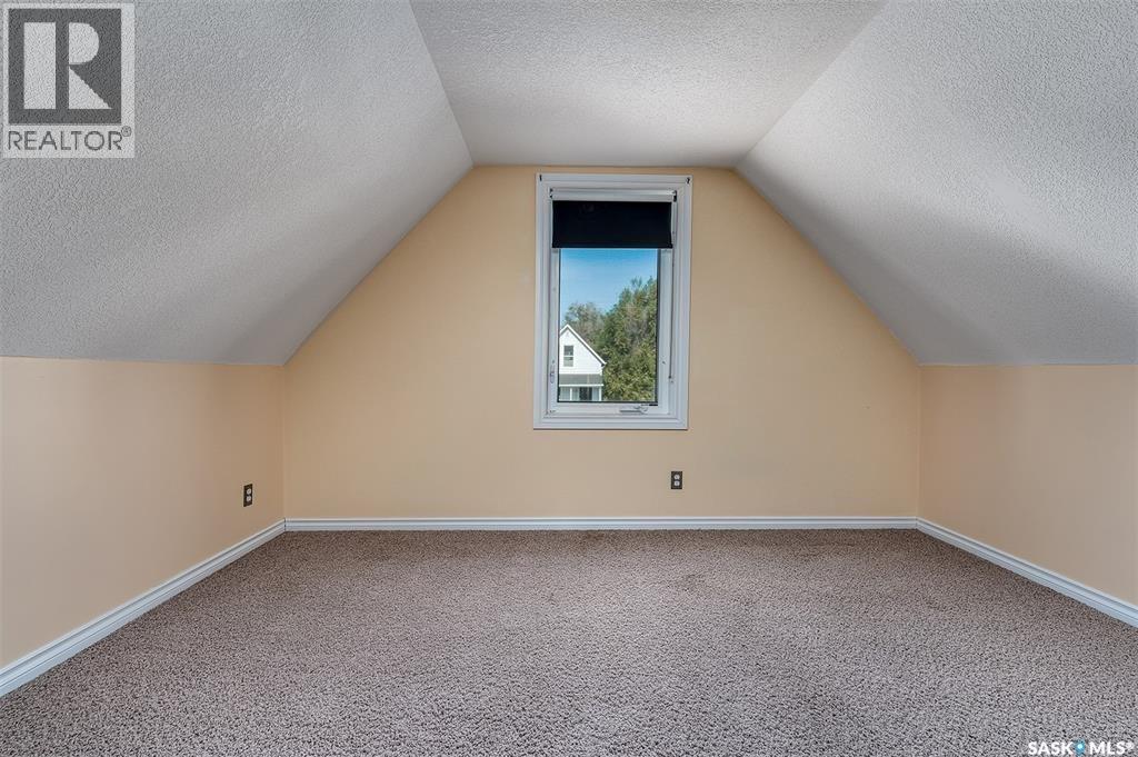 377 Fairford STREET W - 26