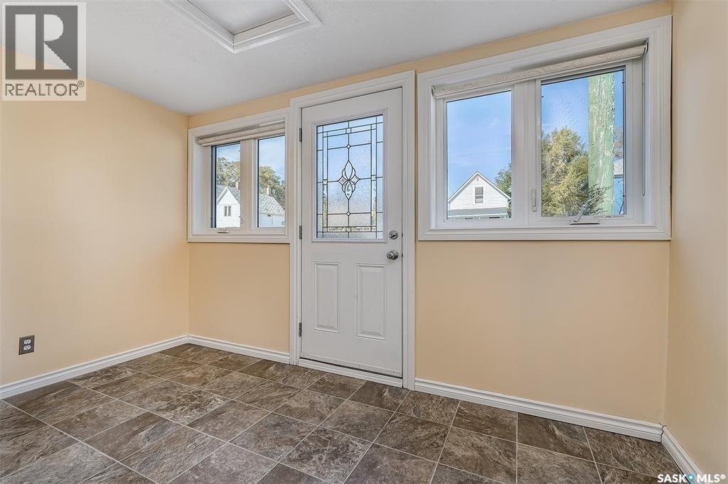 377 Fairford STREET W - 9