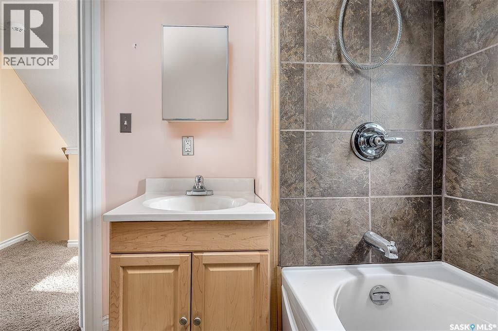 377 Fairford STREET W - 31