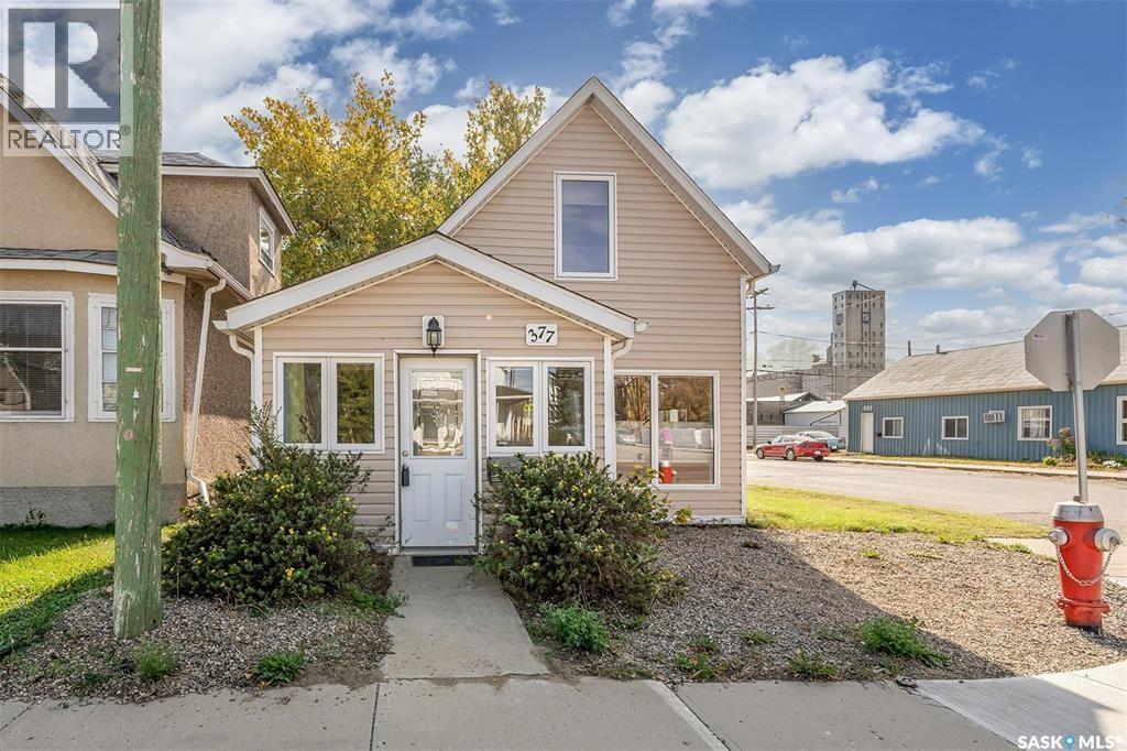 377 Fairford STREET W - 3