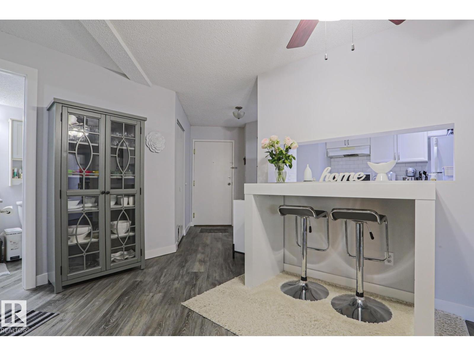#233 2520 50 ST NW - 4