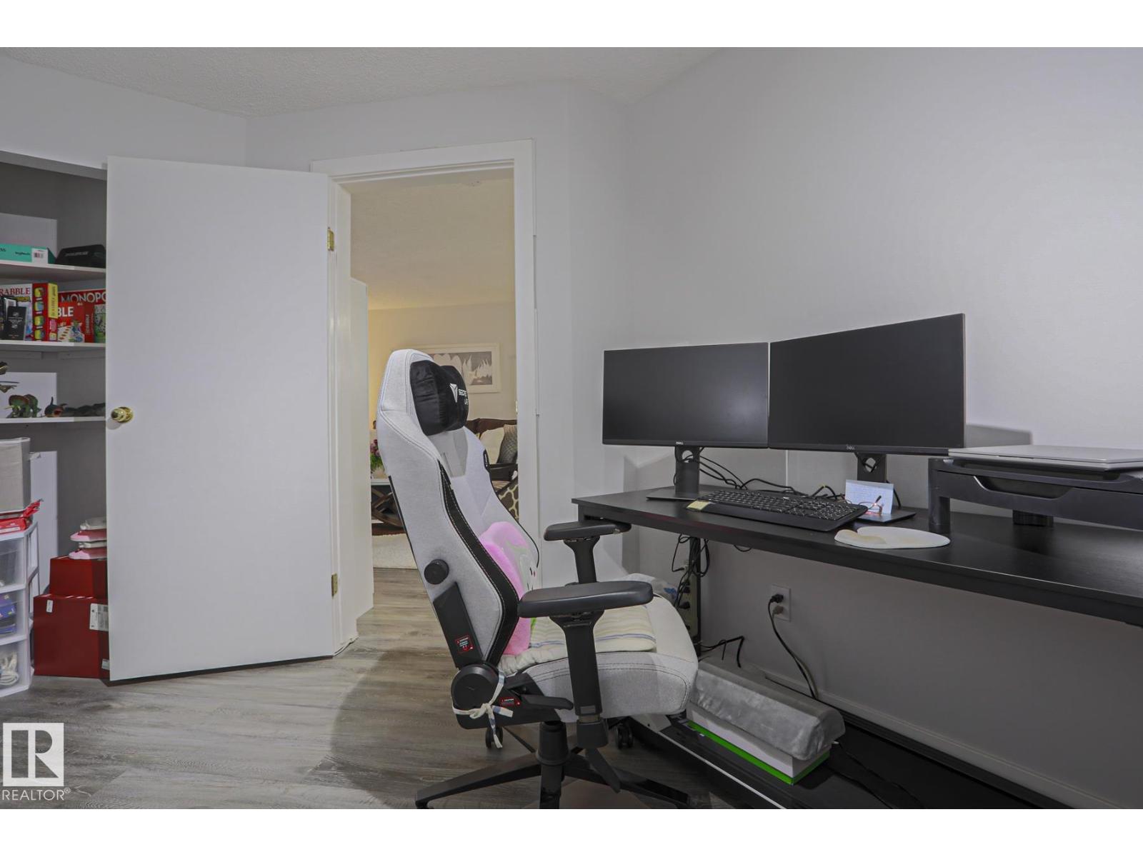 #233 2520 50 ST NW - 16
