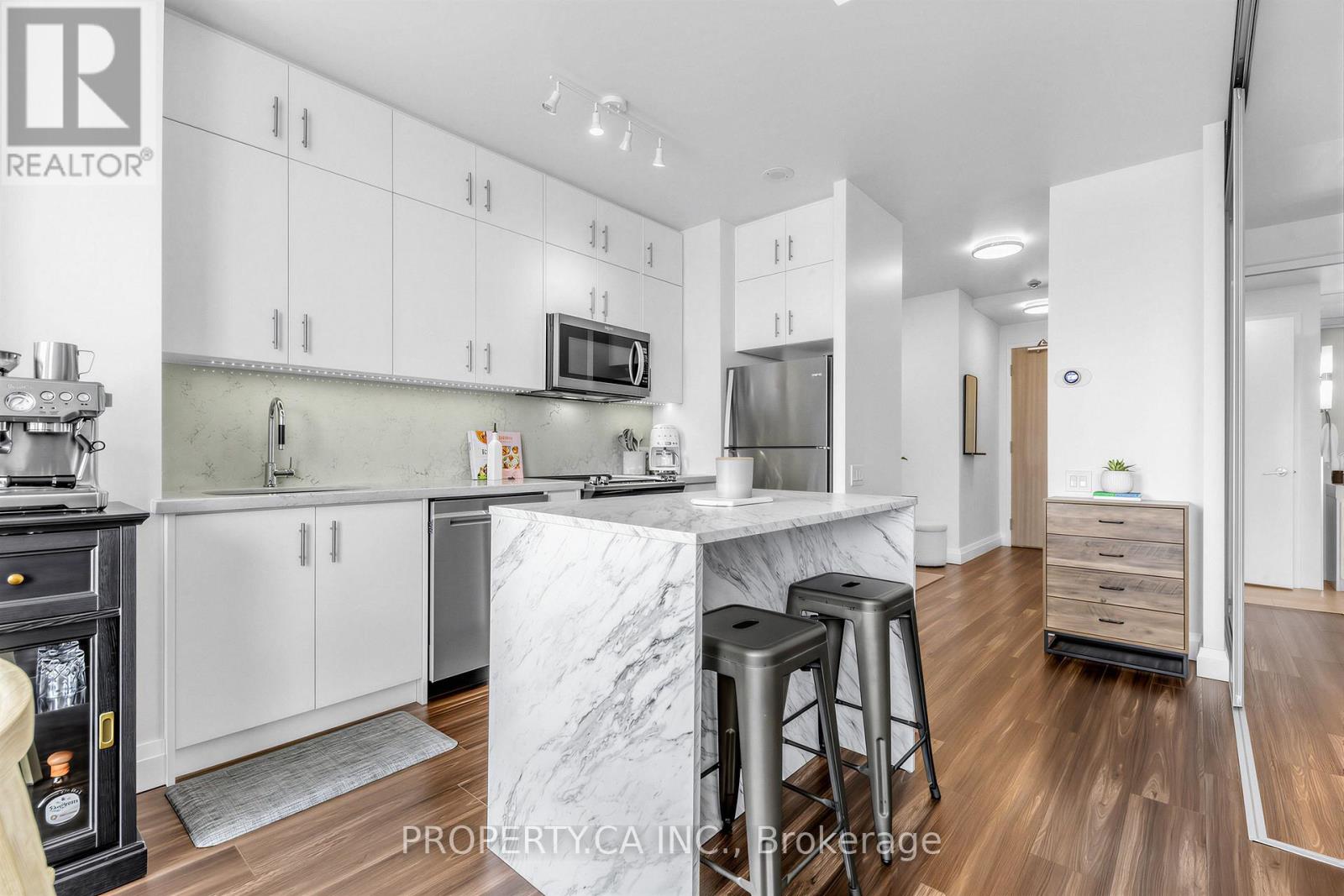 #311 390 CHERRY STREET - 18