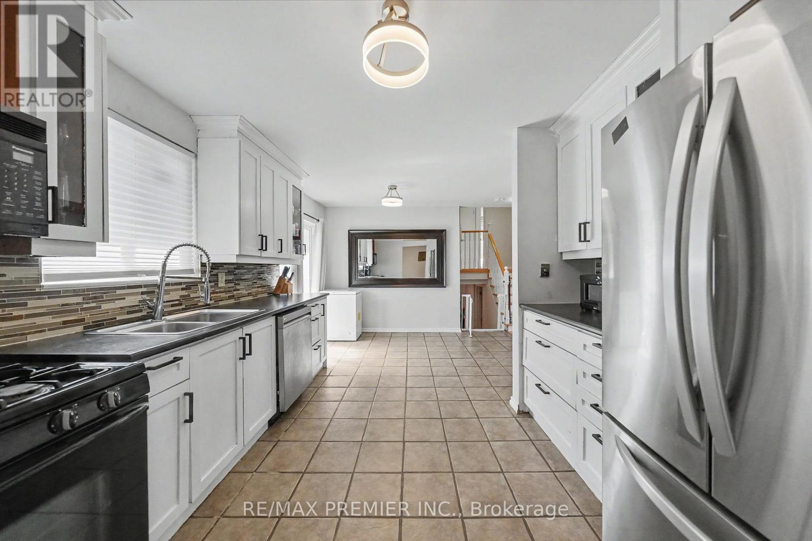 249 BRITANNIA AVENUE - 15