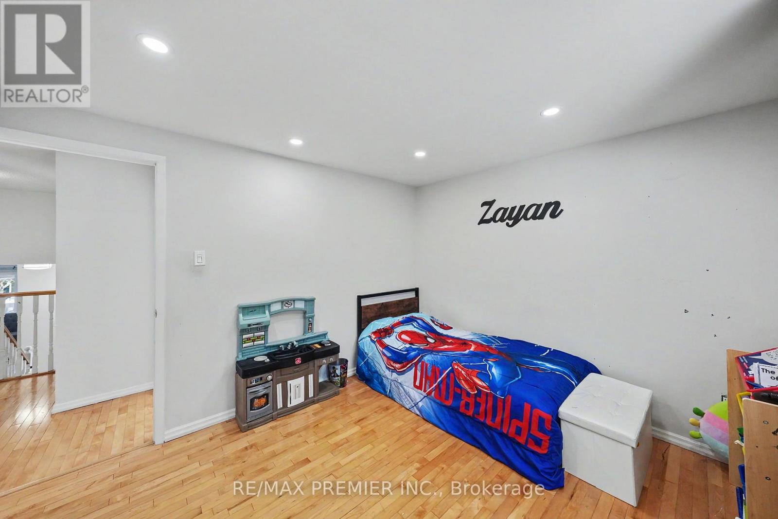 249 BRITANNIA AVENUE - 22