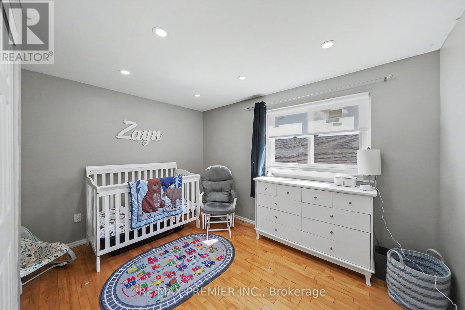 249 BRITANNIA AVENUE - 23