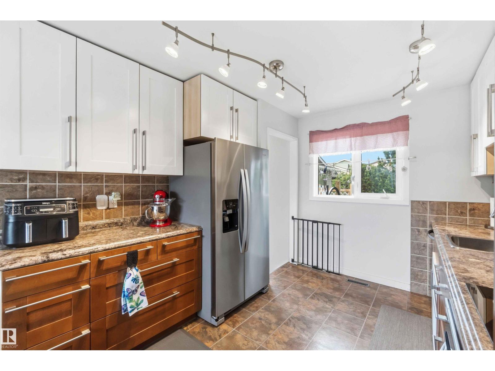 143 Birch DR — photo 16