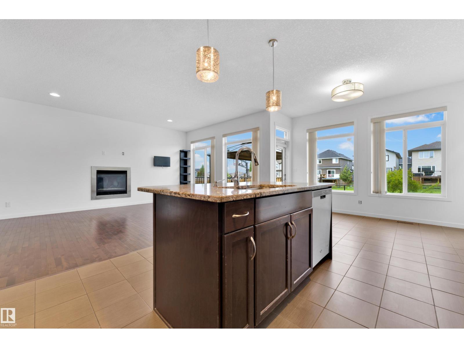 5432 20 AV SW — photo 20