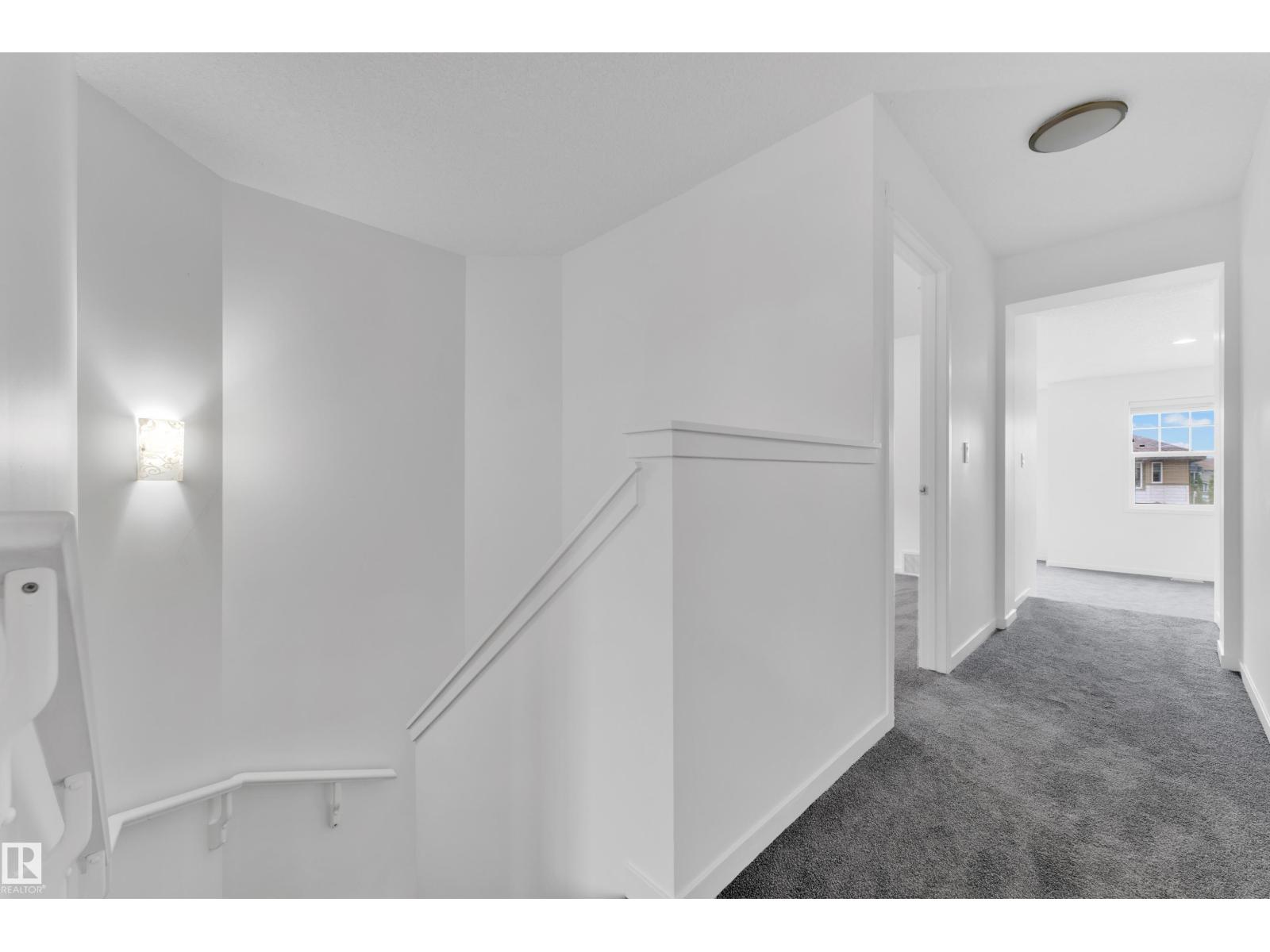 5432 20 AV SW — photo 21