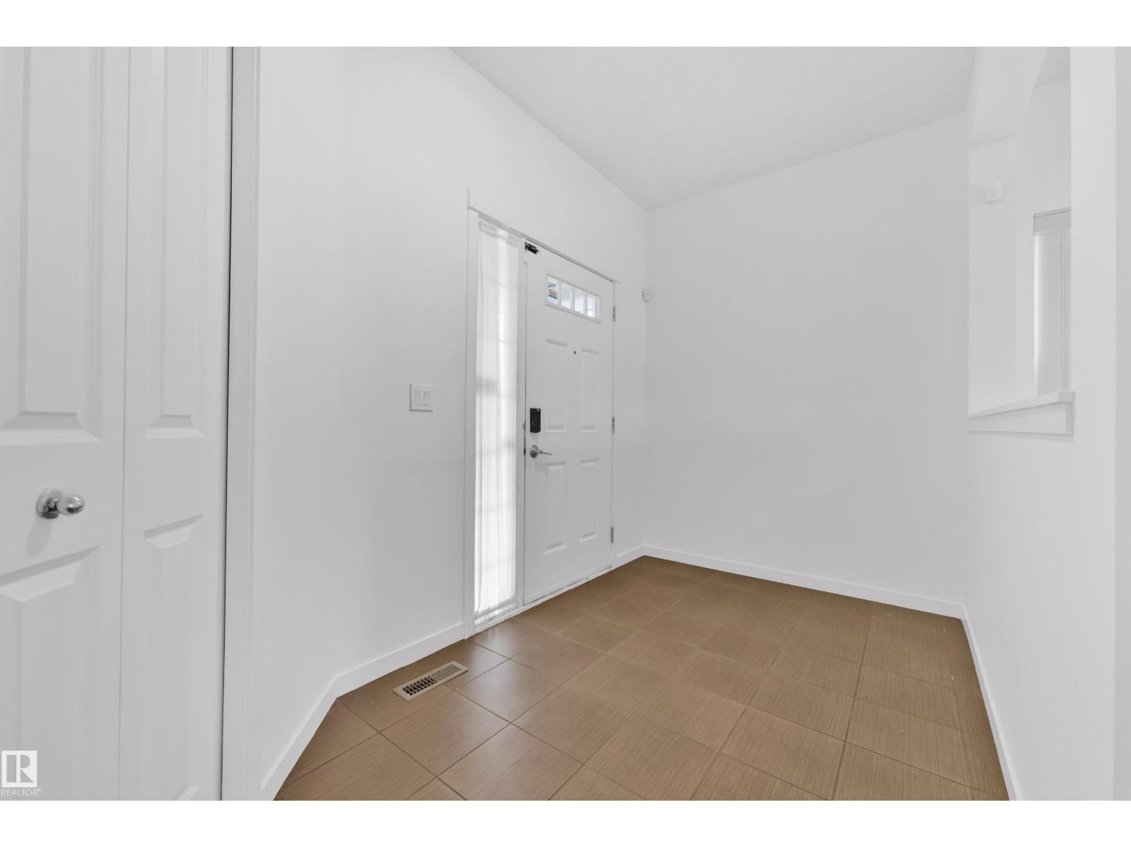 5432 20 AV SW - photo 3