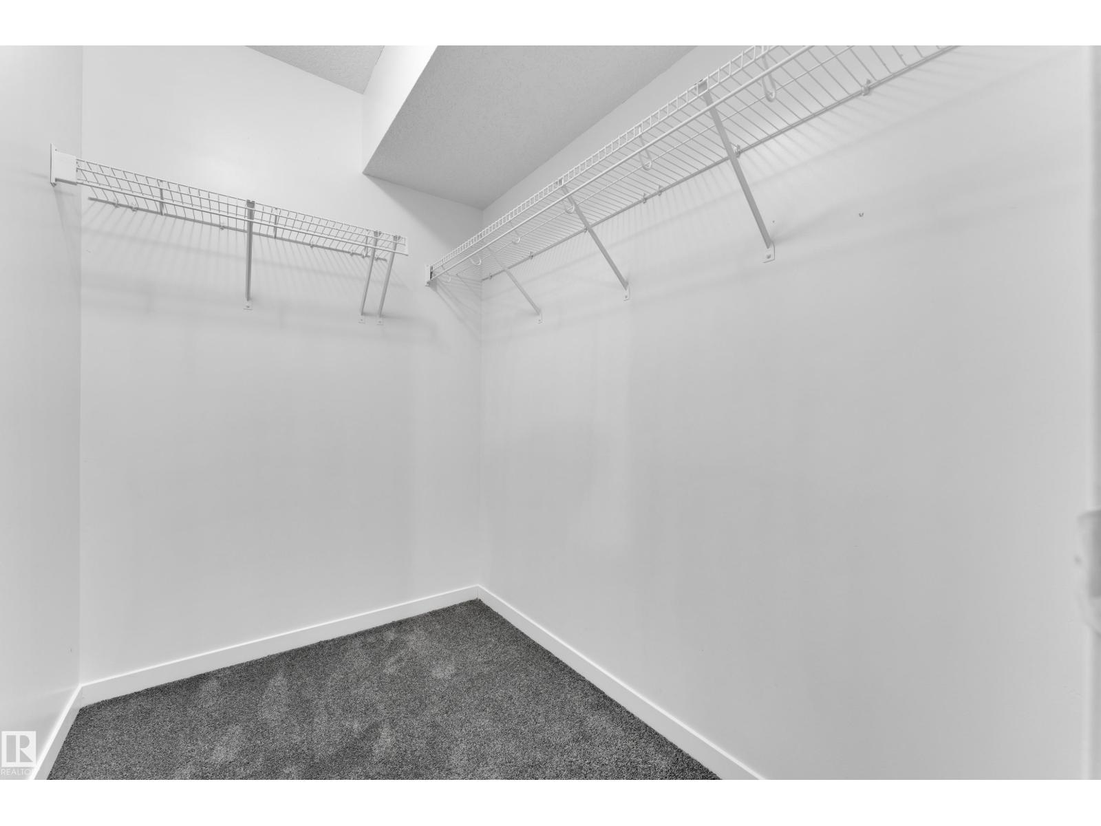 5432 20 AV SW — photo 33
