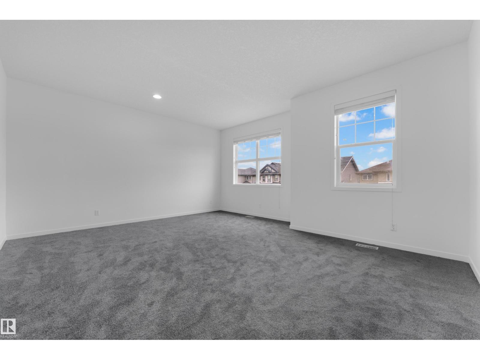 5432 20 AV SW — photo 35