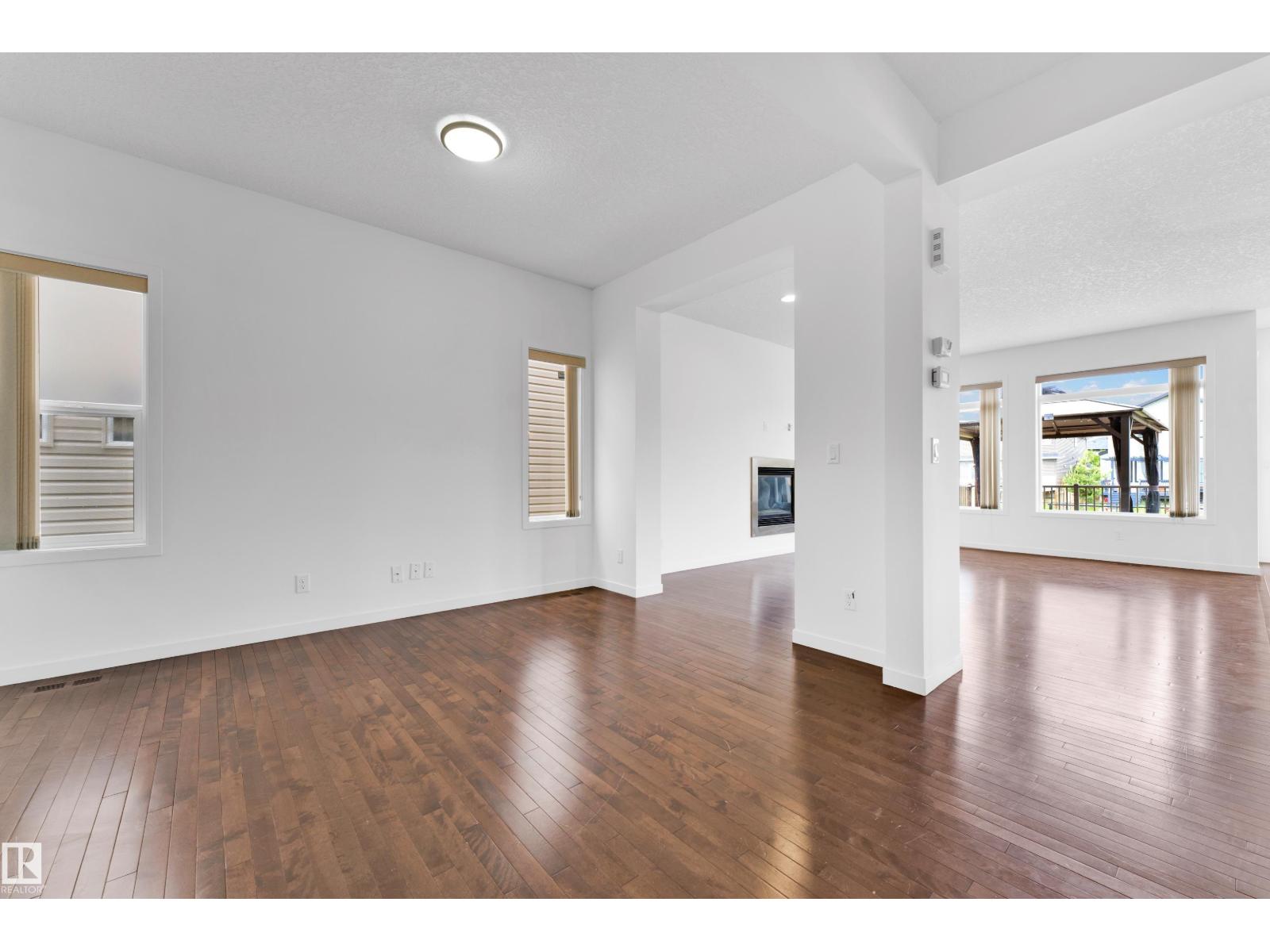 5432 20 AV SW - photo 4