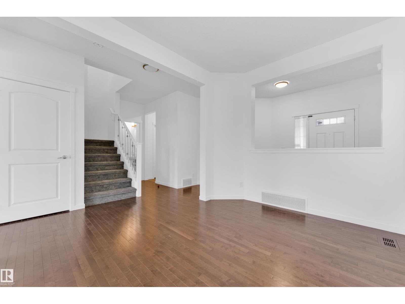 5432 20 AV SW — photo 7