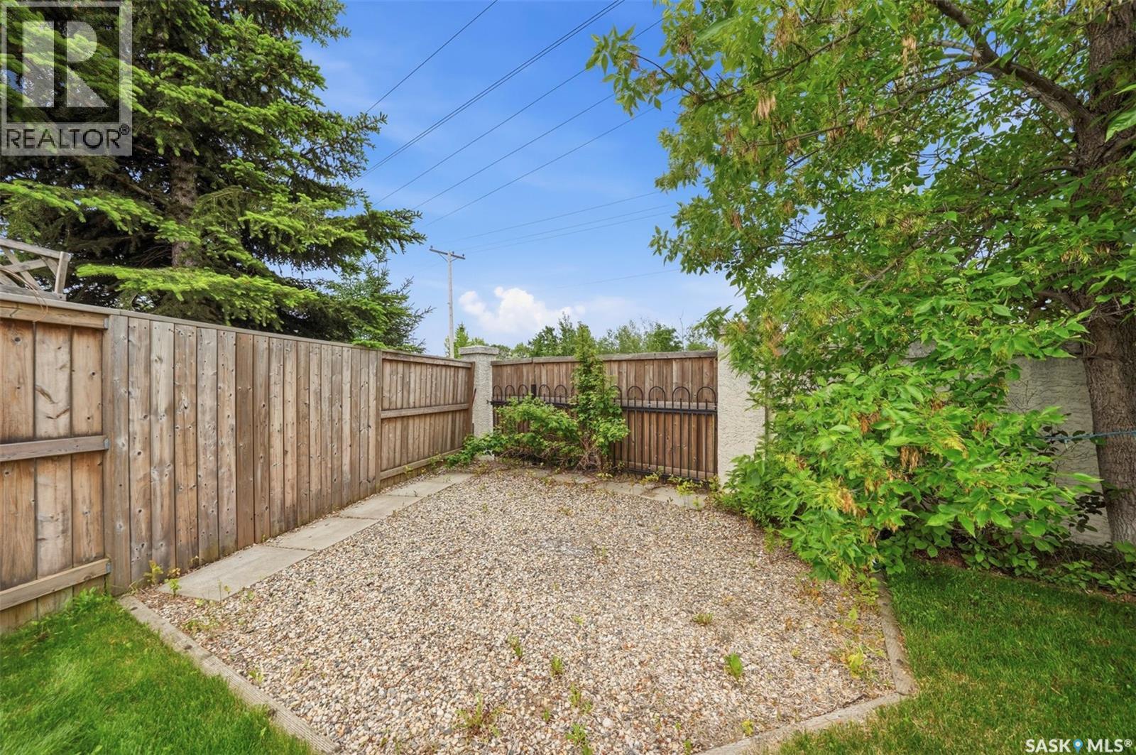 738 Wright CRESCENT — photo 46