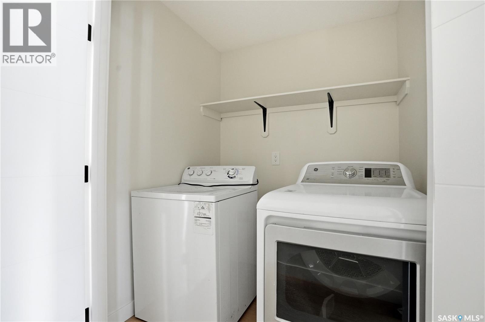 116 (114) Hall CRESCENT — photo 12