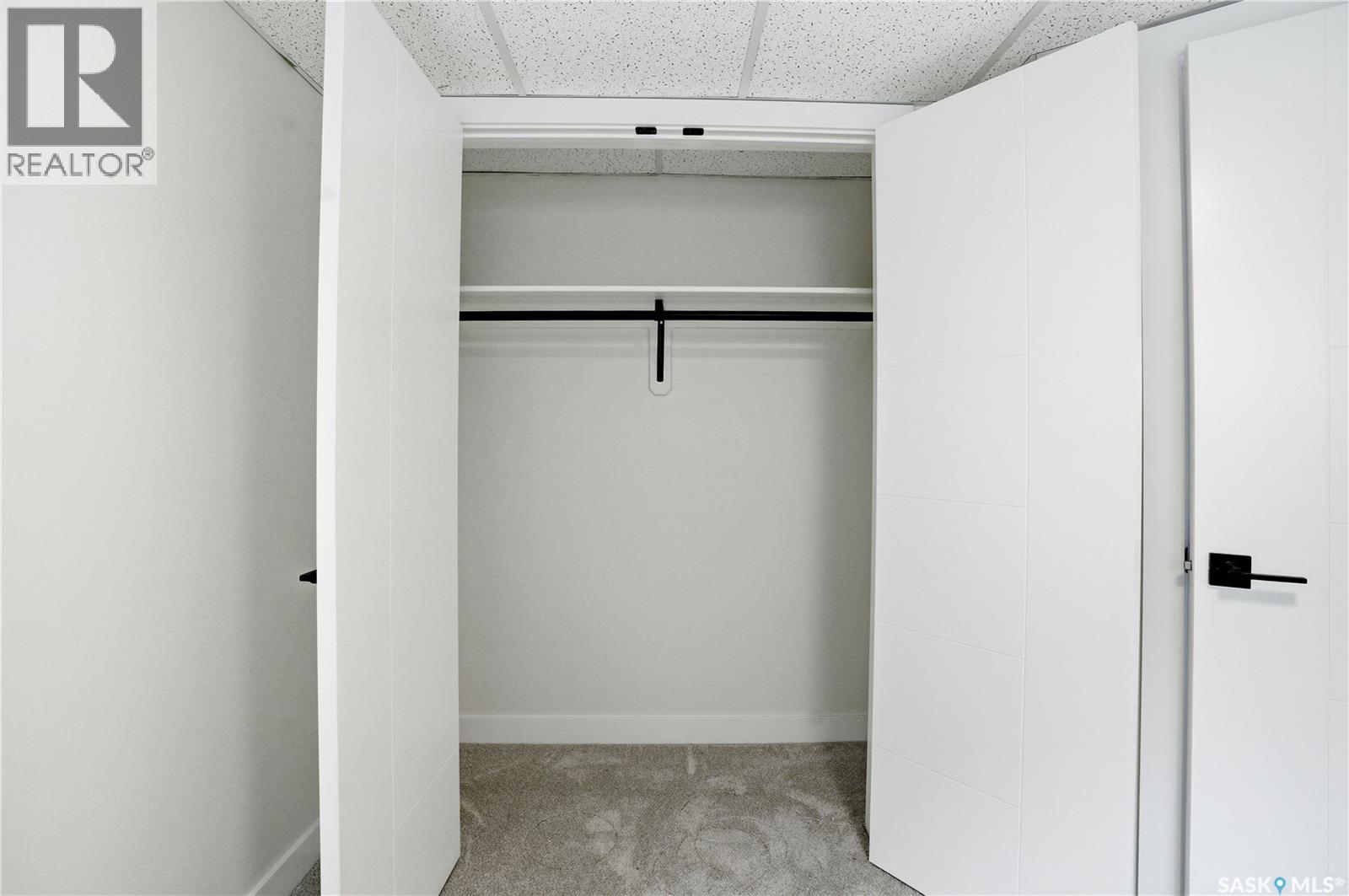 116 (114) Hall CRESCENT — photo 27