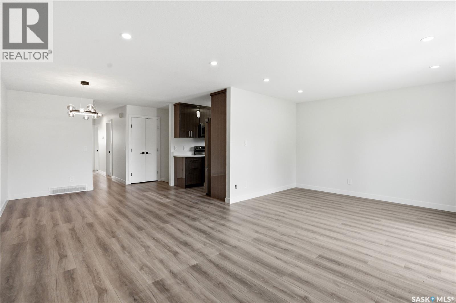 116 (114) Hall CRESCENT — photo 40