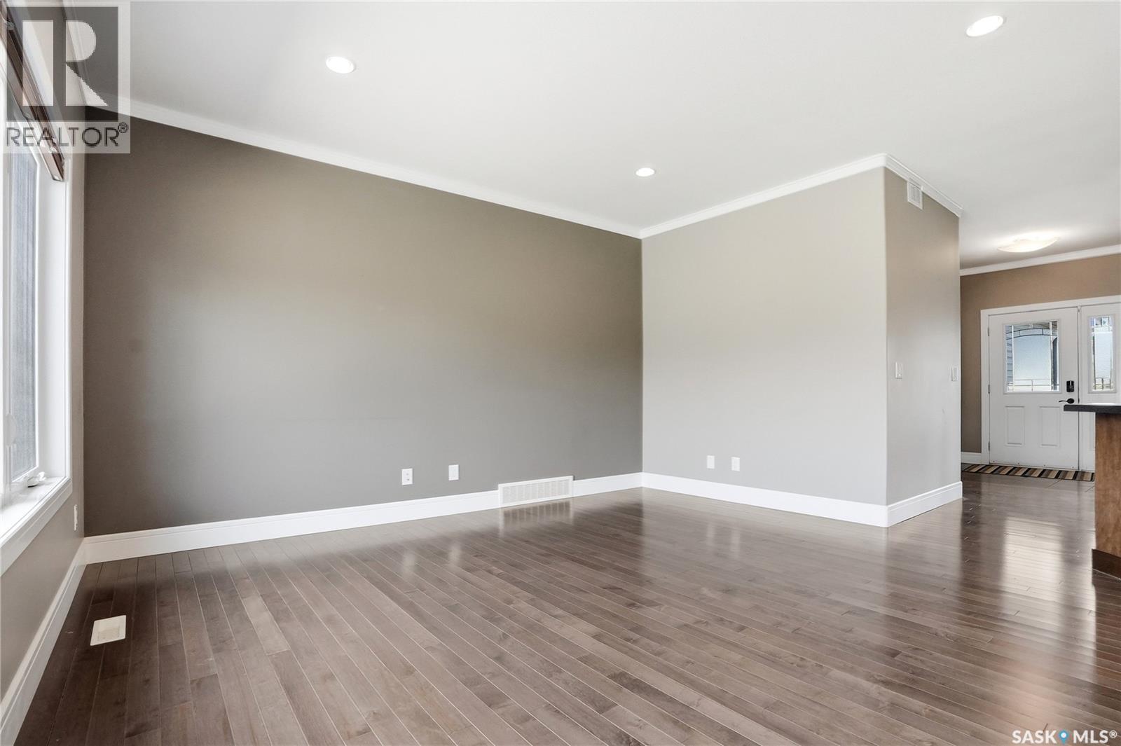 620 6th AVENUE S — photo 17