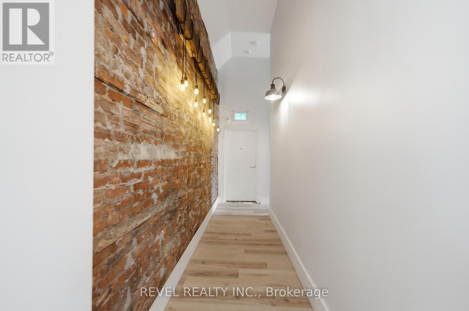 45 WELLINGTON STREET N - 10