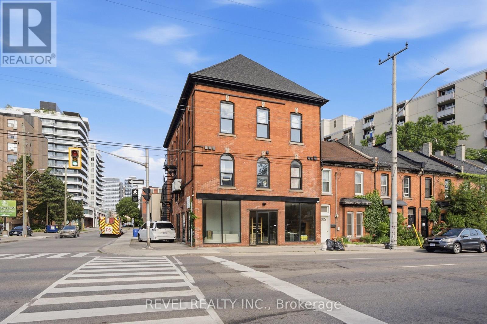 45 WELLINGTON STREET N - 2