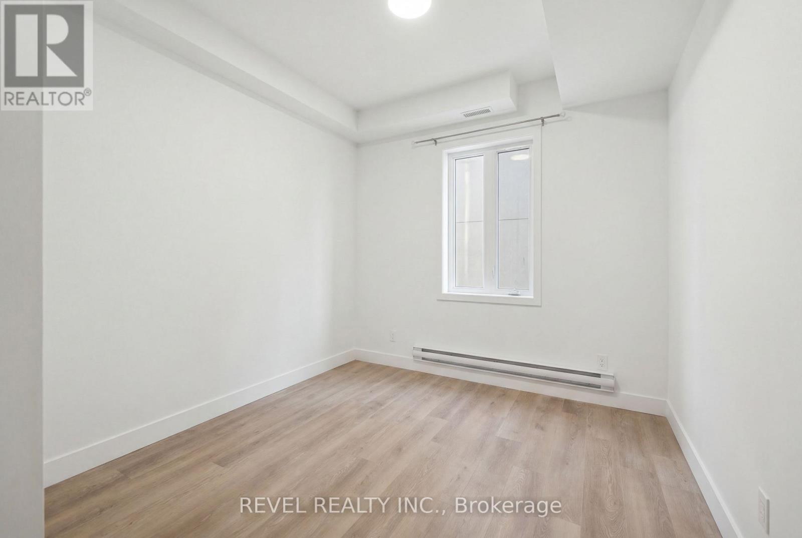 45 WELLINGTON STREET N - 22