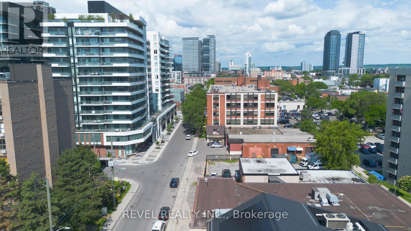 45 WELLINGTON STREET N - 32